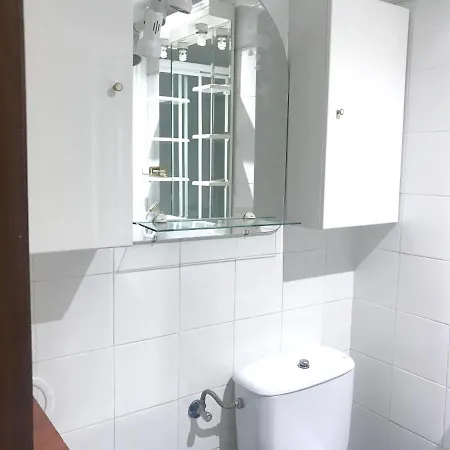 With 2 Bedrooms In With Terrace Apartment *