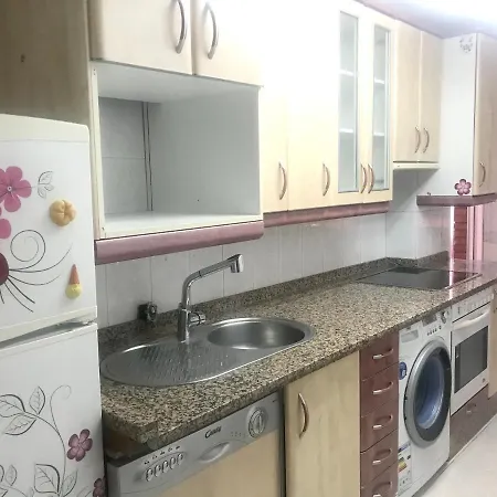 With 2 Bedrooms In With Terrace Apartment *
